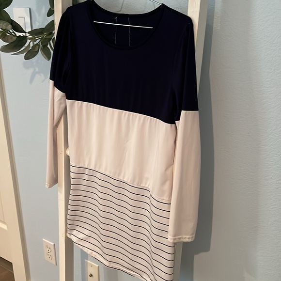 Color Block long sleeve Tunic - Picture 3 of 4